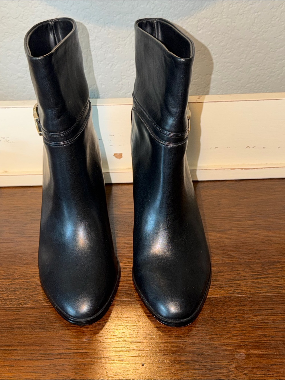 🎉Express Black Leather Ankle Boots with Side Strap size 8